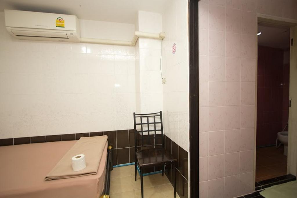 At Home Guest House Μπανγκόκ Εξωτερικό φωτογραφία